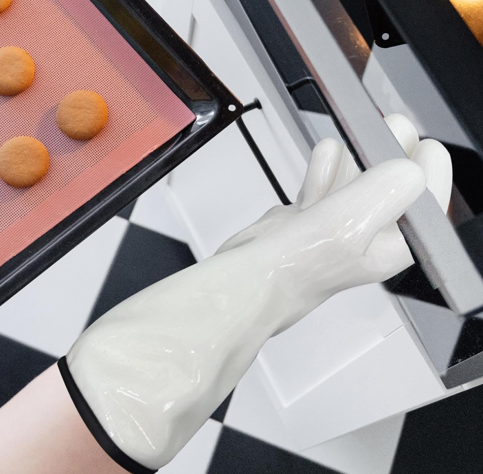 Heat Resistant Kitchen Oven Gloves for Baking Cooking and Grilling